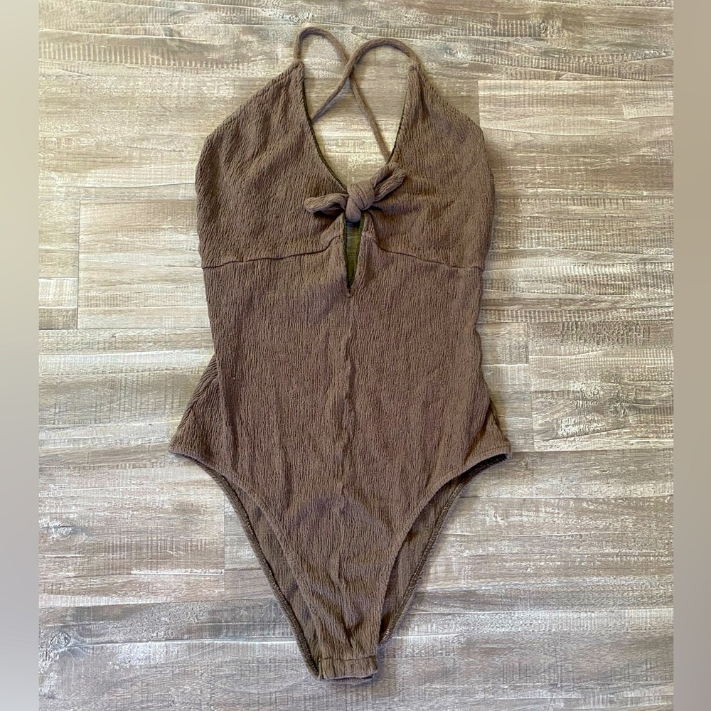 Woman’s Knot One Piece